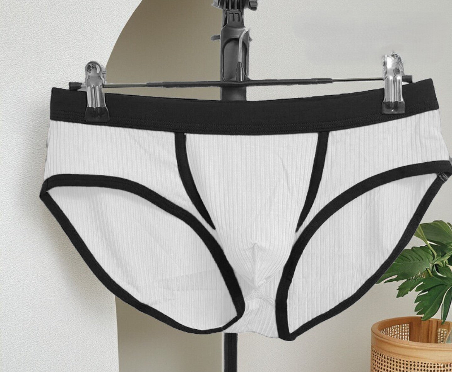 Men's Ribbed Low-Rise Briefs – Breathable, Lightweight, and Sexy, Featuring a Separate Pouch Design