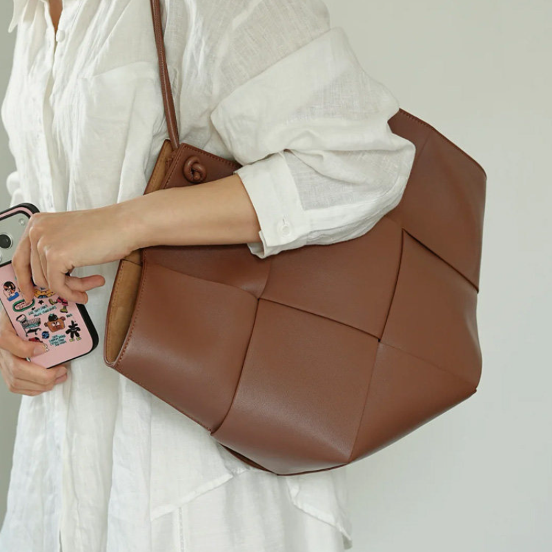 One-Shoulder Underarm Hand-Woven Tote Bag
