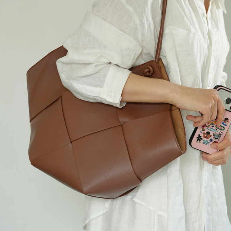 One-Shoulder Underarm Hand-Woven Tote Bag