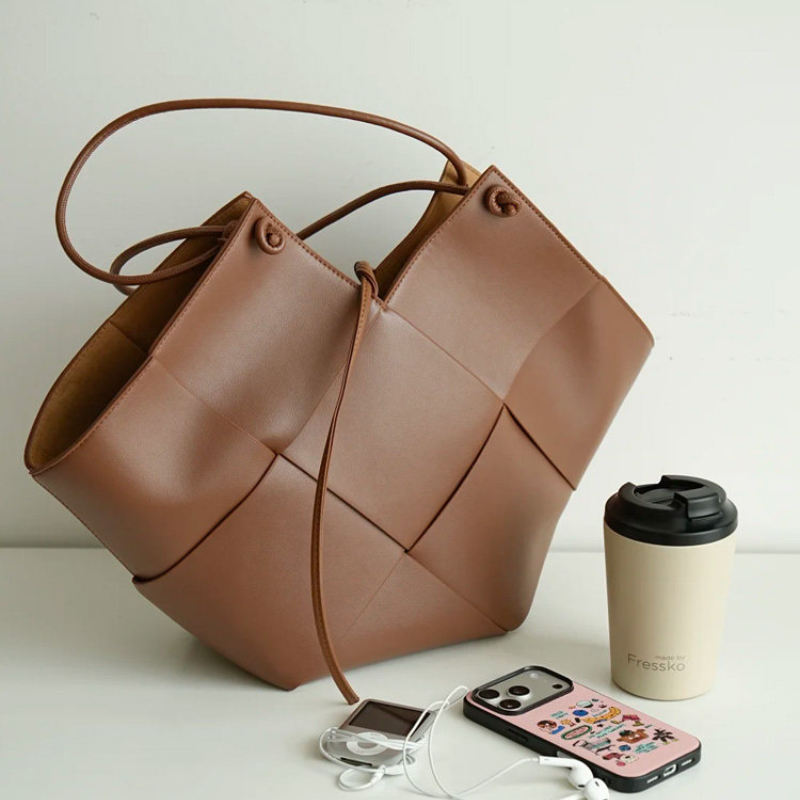 One-Shoulder Underarm Hand-Woven Tote Bag