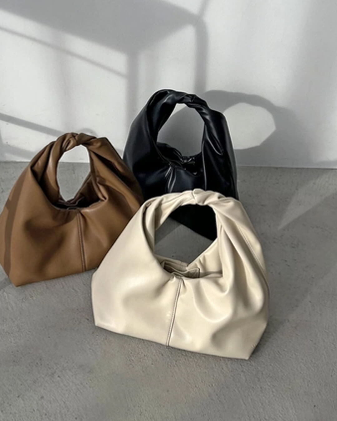Gelyn Clutch Leather Bag