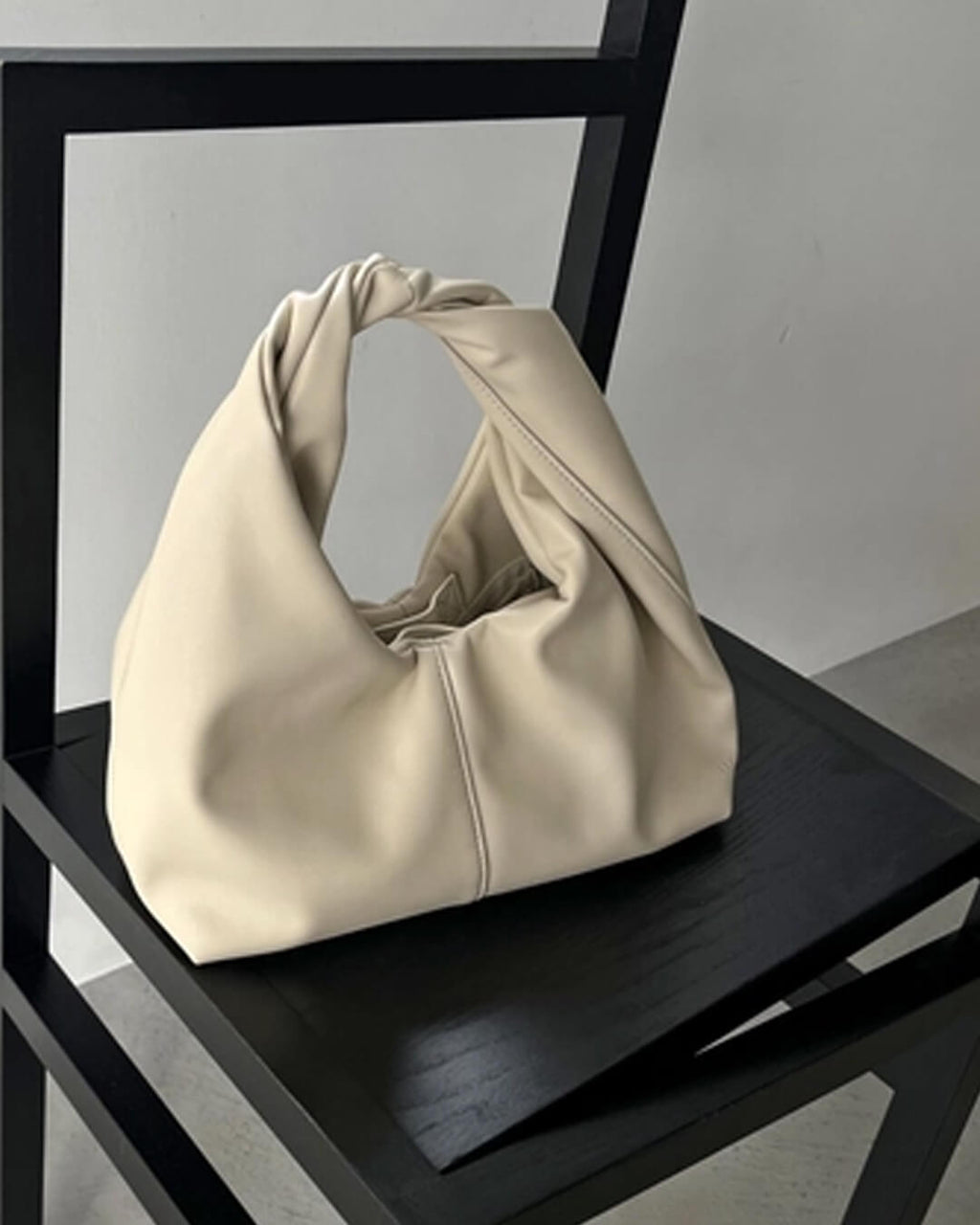 Gelyn Clutch Leather Bag